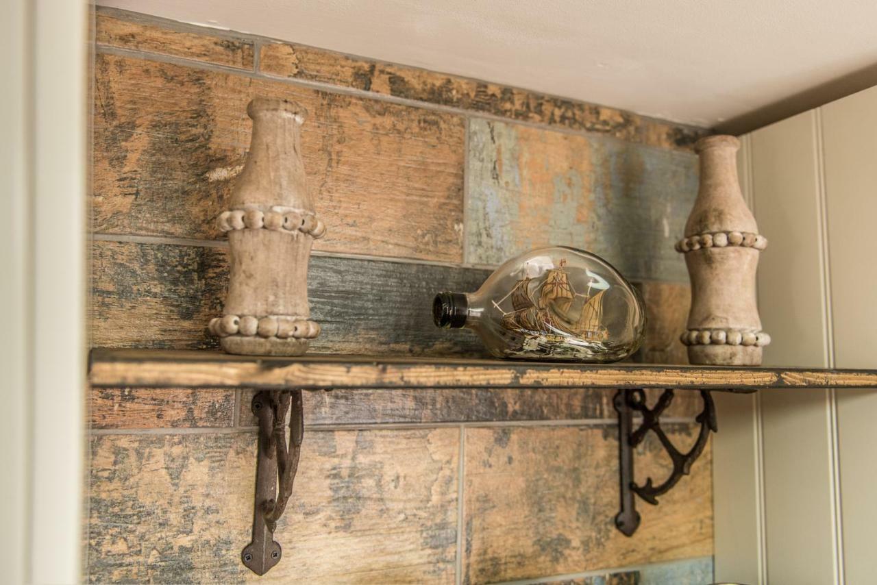 Deluxe Rustic Charlestown Themed Apartment Сент-Остел Экстерьер фото