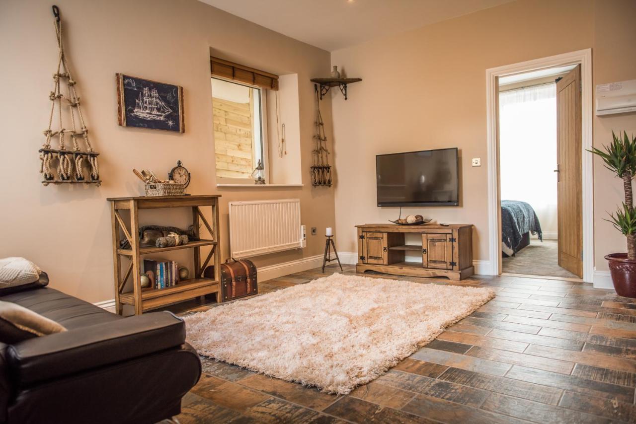 Deluxe Rustic Charlestown Themed Apartment Сент-Остел Экстерьер фото